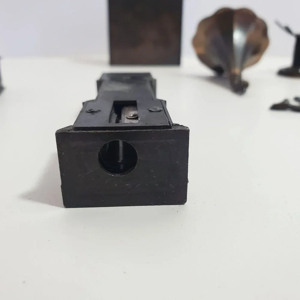 Durham Industries 70s Dollhouse Furniture Lot Diecast Metal Parts Only - Picture 7 of 14